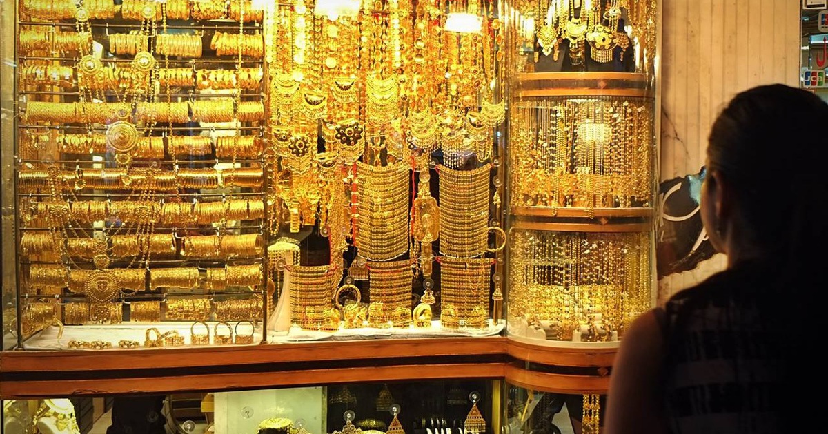 Khu chợ bày bán hàng tấn vàng, 'mặc cả' như mua rau