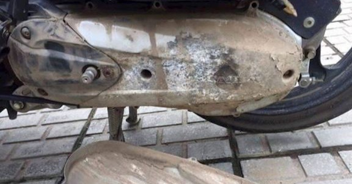 Ốp lốc máy - phụ kiện khiến chủ xe tiền mất, tật mang