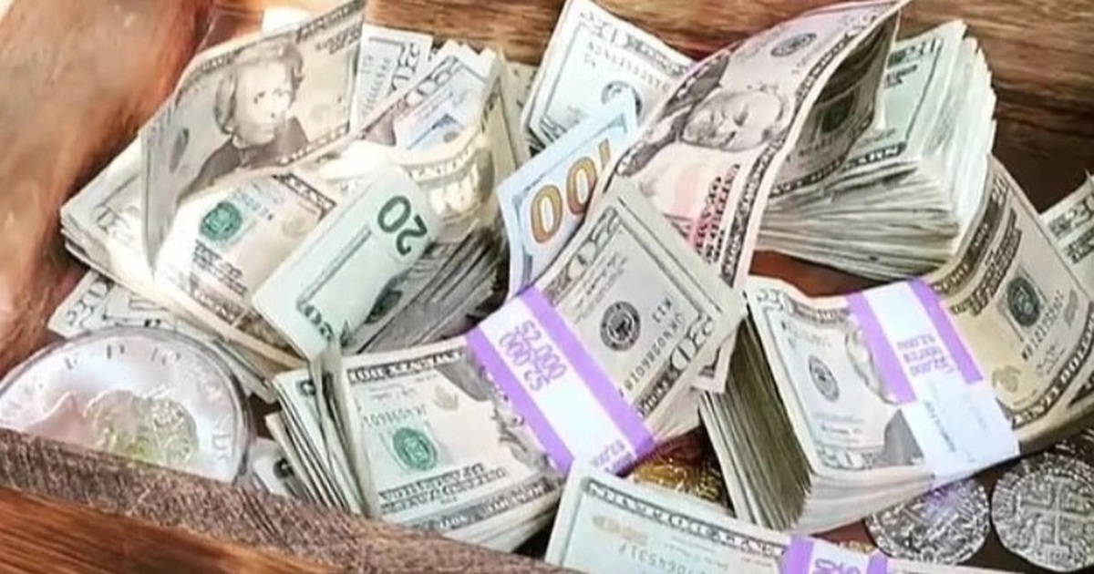 Du lịch ở Việt Nam khiến người đàn ông có cảm hứng đem chôn... 10.000 USD
