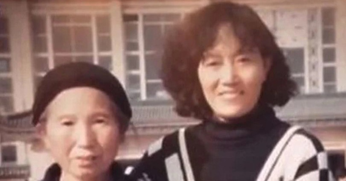 Câu chuyện cháu gái nói dối bà khiến dân mạng rơi nước mắt