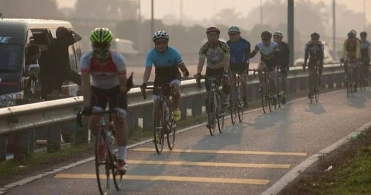 Đi xe đạp trên đường cao tốc ở Malaysia có thể bị phạt tù