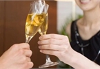 Tuyển dụng nữ ứng viên 'phải biết uống rượu bia, cho đối tác... cầm tay'