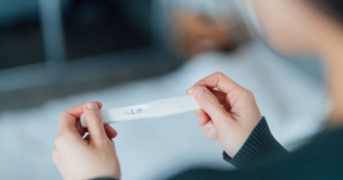 Đang mang bầu vẫn quyết định buông tay, nhường người yêu cho tình cũ