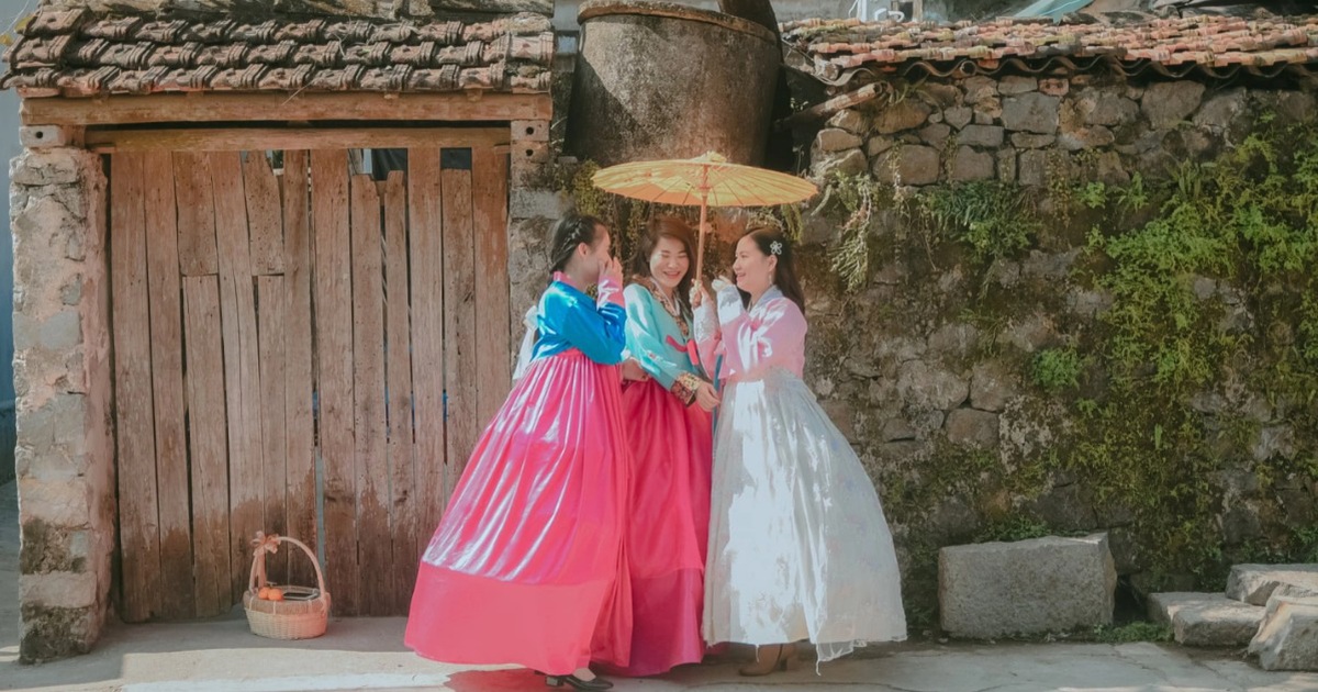 Tranh luận về việc mượn cảnh đẹp Việt chụp ảnh mặc hanbok, kimono