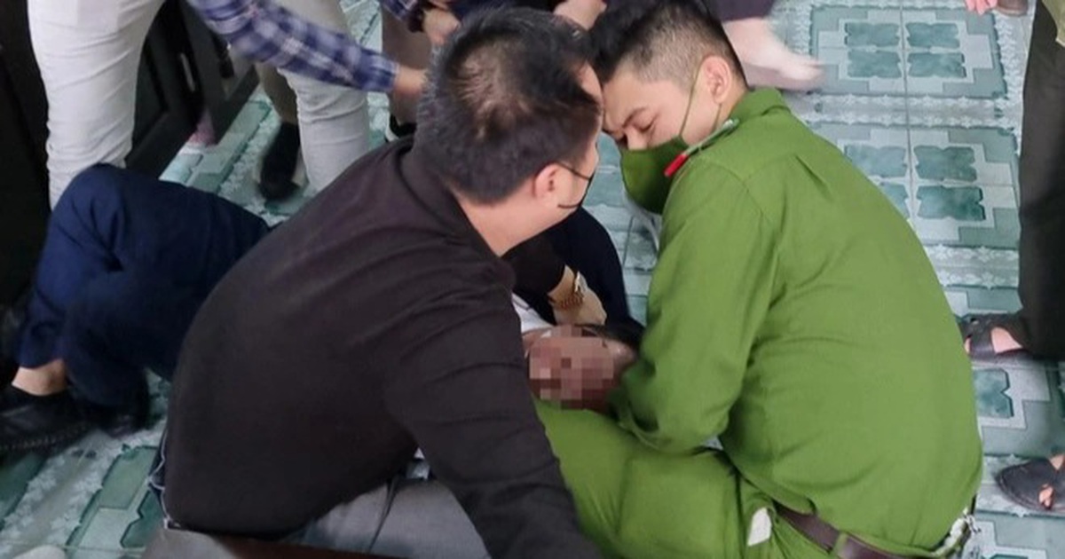 Ồn ào 'đại gia' địa ốc 2021: Kẻ mang danh ăn cắp, người tự tử giữa tòa