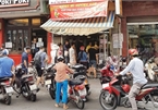 Những quán bánh mì ở Sài Gòn, khách muốn ăn phải xếp hàng cả tiếng