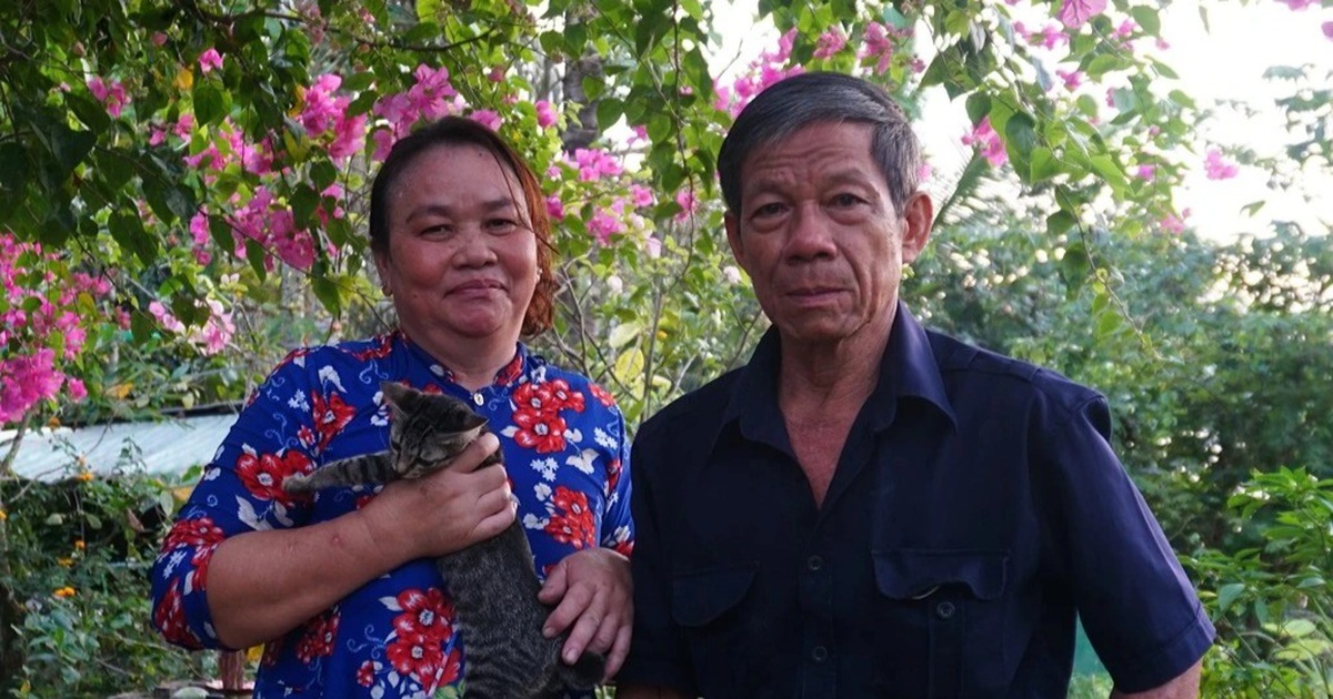 Mẹ kế 35 năm yêu quý con chồng, 20 năm chăm cháu chồng bại não