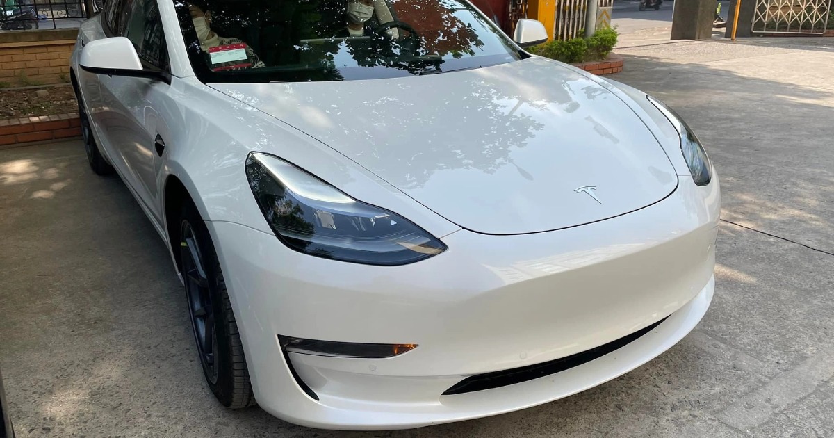 Chủ xe Tesla Model 3 tiếc nuối khi đóng gần 300 triệu đồng phí trước bạ?