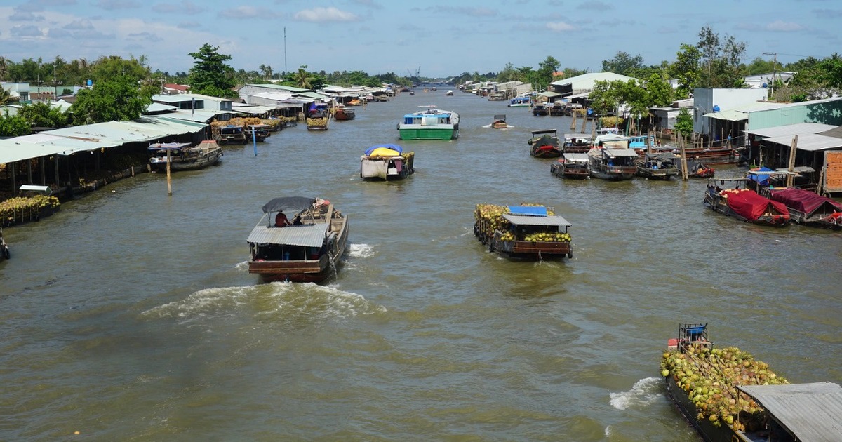 Chợ độc nhất Việt Nam, vừa tới nơi mùi đặc sản thơm nức mũi
