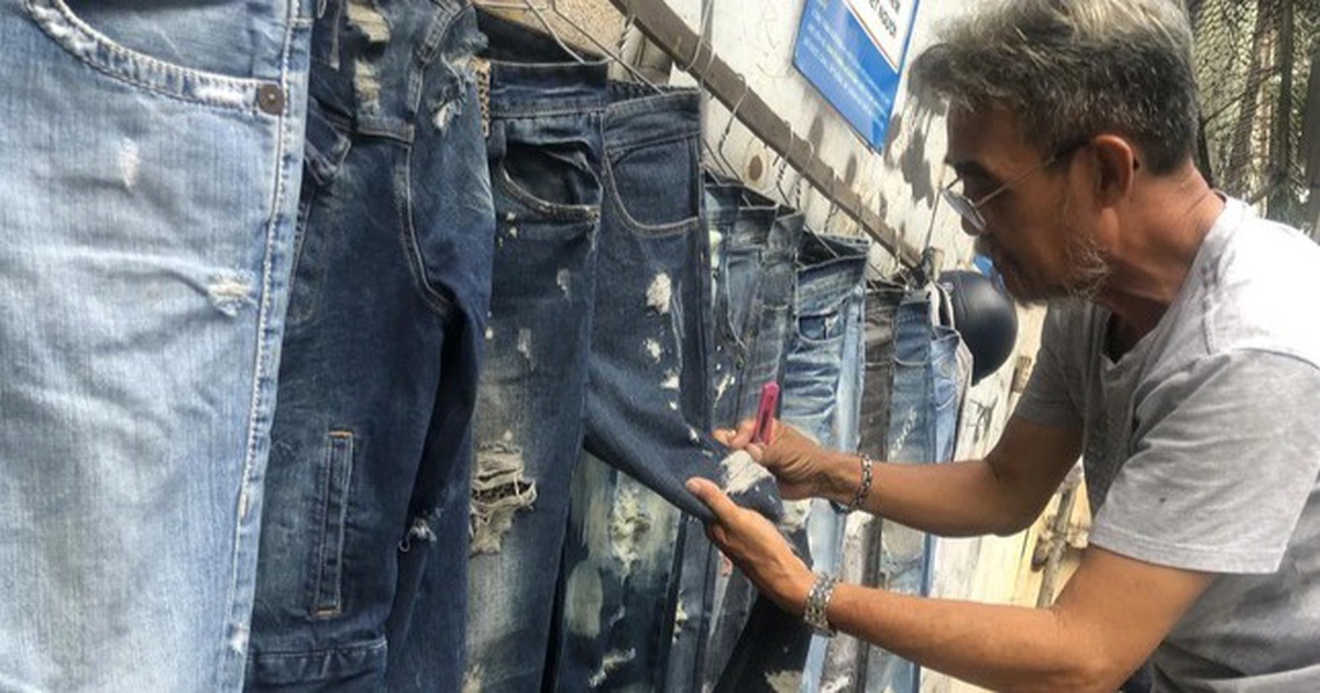 Công việc 'không giống ai': Cao thủ… xé quần