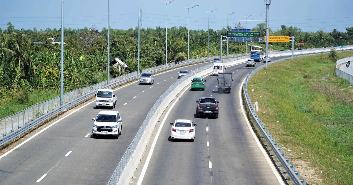 Giá nguyên vật liệu tăng nhanh, nhiều đại dự án cao tốc, sân bay 'ngấm đòn'