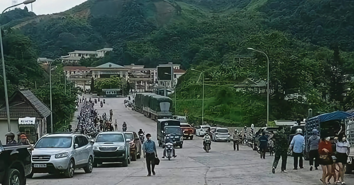 Nghe An’s largest Vietnam – Laos border market reopens on the occasion of April 30