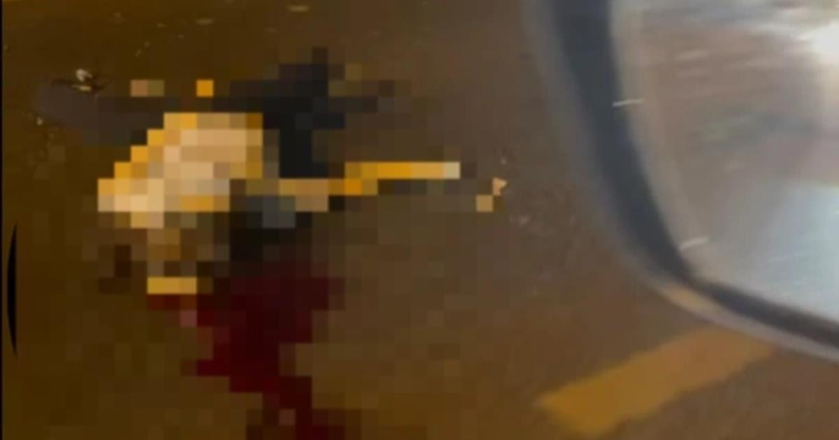 Cô gái trẻ tử nạn khi đi xe máy ngược chiều trên đại lộ Thăng Long