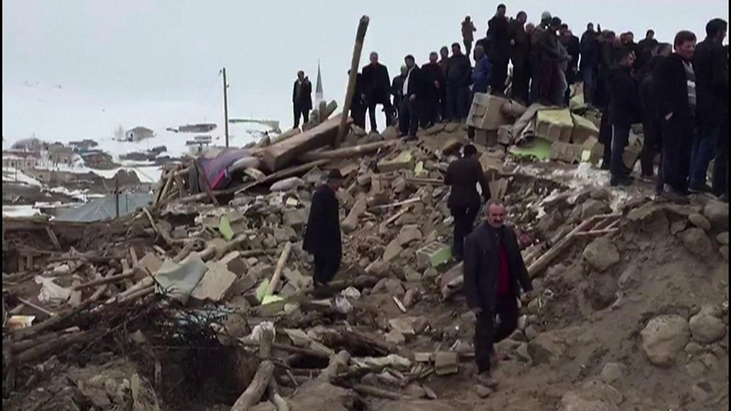 Earthquake kills at least 9 in Turkey, injures many in Iran