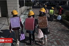 Coronavirus: Japan to close all schools to halt spread