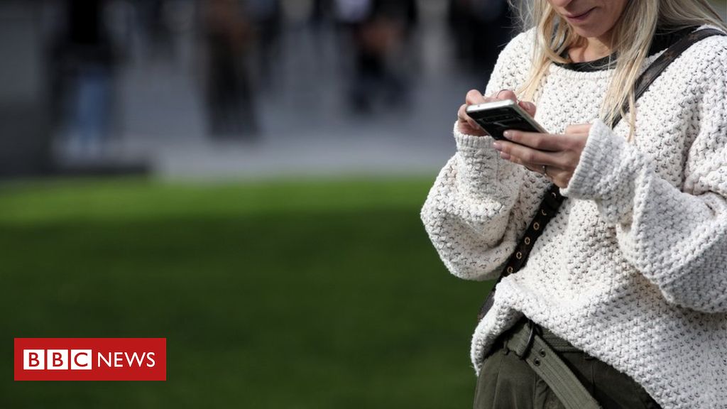Spain starts tracking mobiles but denies spying