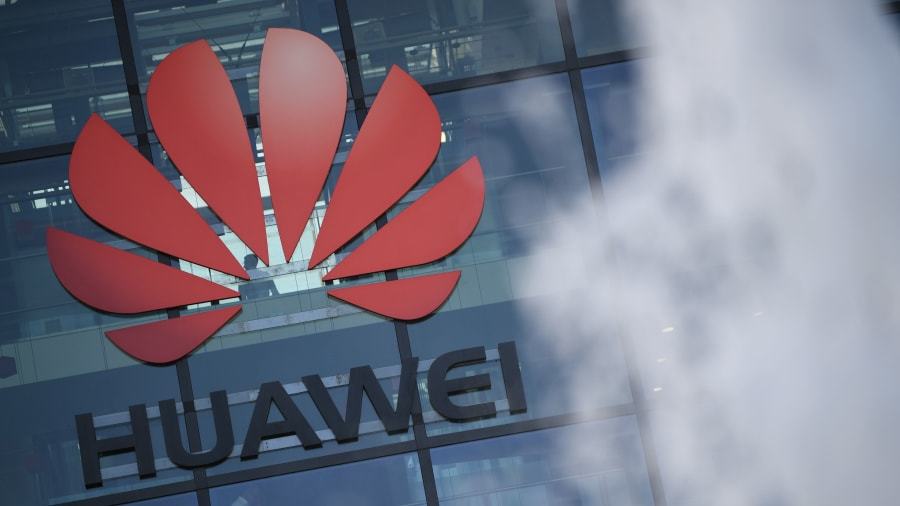 Anh tuyên bố loại Huawei khỏi mạng 5G