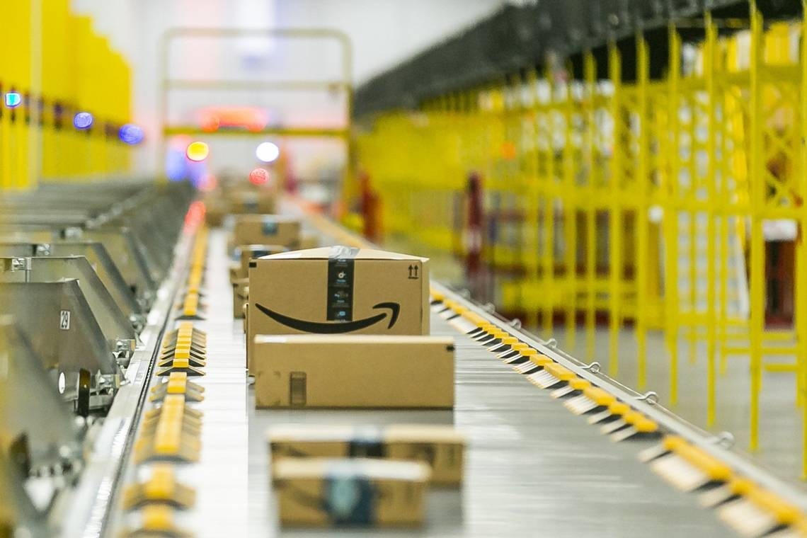 Amazon bị tố không cho nhân viên đi rửa tay phòng Covid-19