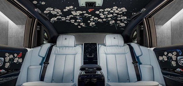 Siêu độc đáo Rolls-Royce Phantom phiên bản '999 đóa hồng'
