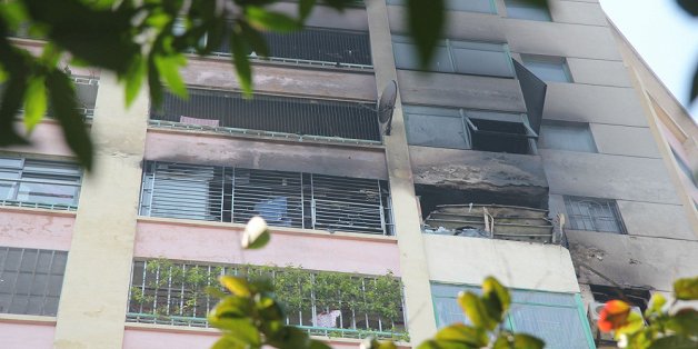 Nghe VietNamNet: Cháy chung cư Làng quốc tế Thăng Long, một gia đình bị mắc kẹt