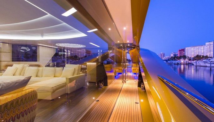 Tan muc sieu du thuyen dat vang 720 ty dong phuc vu dai gia hinh anh 8