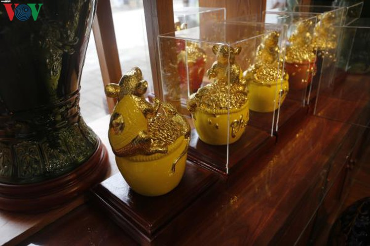 mice-shaped ceramic products go on sale in bat trang village hinh 6