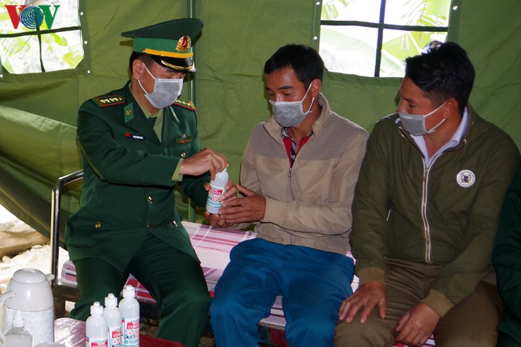 border guards undergo hardships combating covid-19 epidemic hinh 13