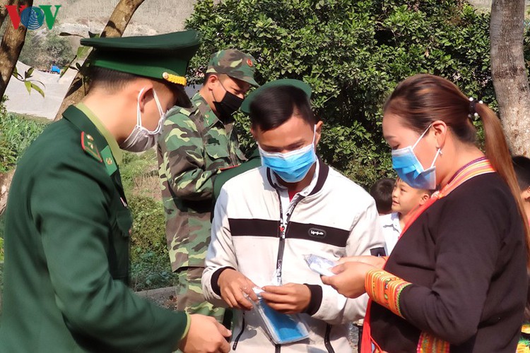border guards undergo hardships combating covid-19 epidemic hinh 14