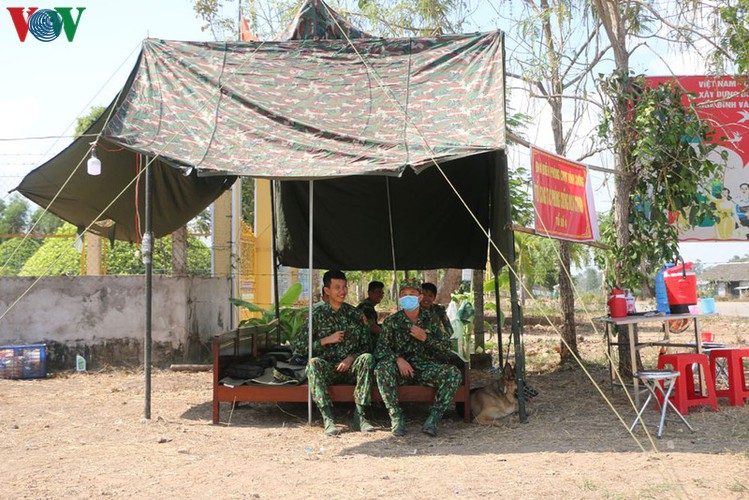 covid-19: a firm protective shield erected along south-western border hinh 11