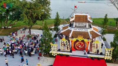 Traditional customs on show as Hue hosts Tet Festival
