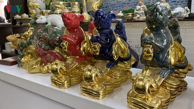 Mice-shaped ceramic products go on sale in Bat Trang Village