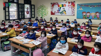 Hanoi authorities spray schools with disinfectant to combat nCoV infection