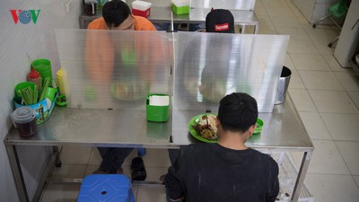 Restaurants implement measures to combat COVID-19