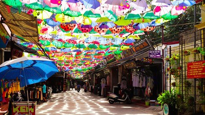Exploring culturally-rich Van Phuc silk weaving village in Hanoi
