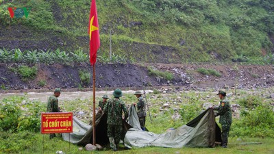 Soldiers step up COVID-19 prevention efforts at border crossings