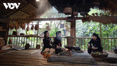 Tay hamlet preserves ethnic culture