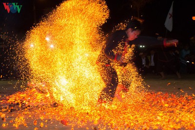 Fire dance of Red Dao in Dien Bien province