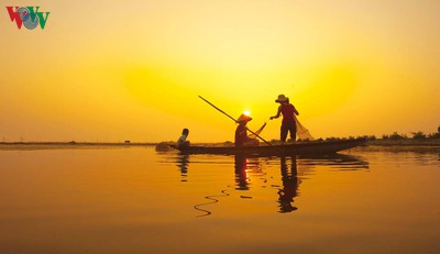 Discovering peaceful tranquility at Chuon lagoon in Hue