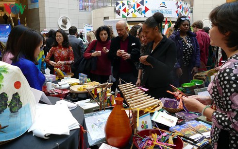 vietnamese culture introduced at exhibition in the us hinh 1