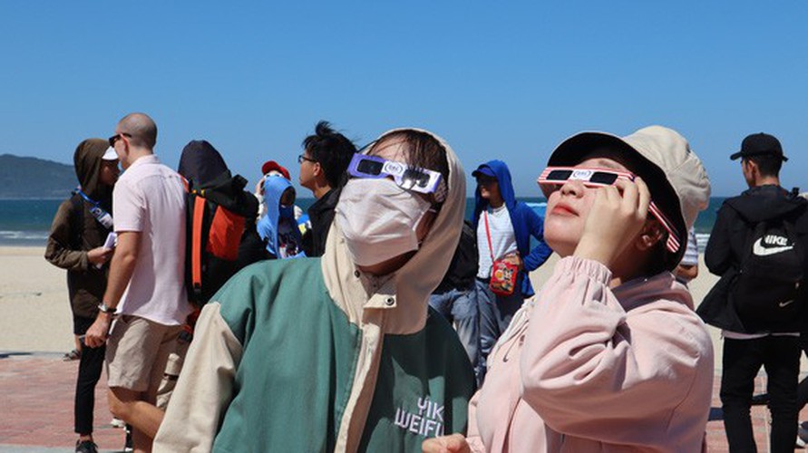 rare annular solar eclipse visible in hanoi, danang, hung yen hinh 6