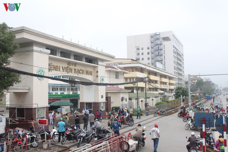 hanoi hospital under scrutiny after covid-19 infection hinh 1