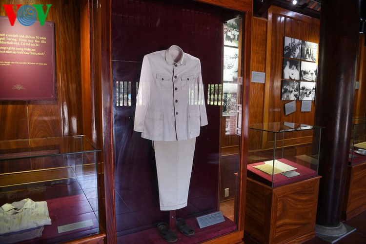 a look at president ho chi minh’s house throughout his childhood hinh 15