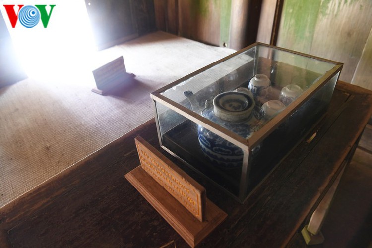 a look at president ho chi minh’s house throughout his childhood hinh 6