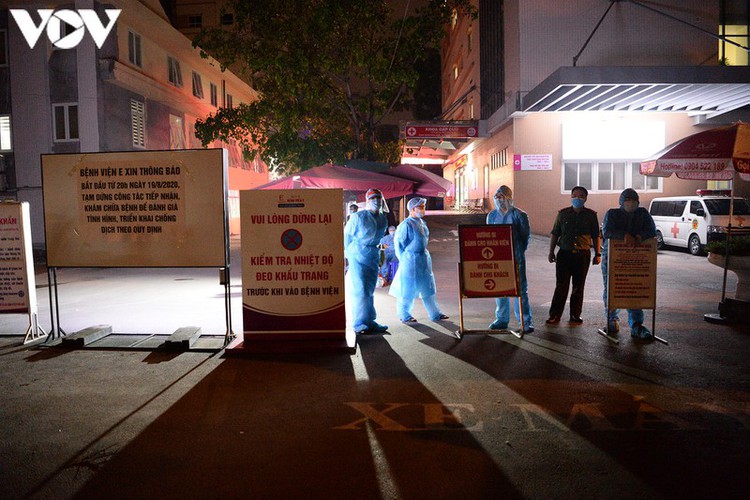 hanoi hospital reopens after a 24-hour lockdown hinh 8