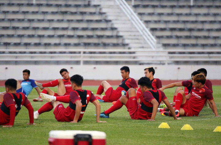 vietnamese team train in buriram ahead of king’s cup 2019 opener hinh 4