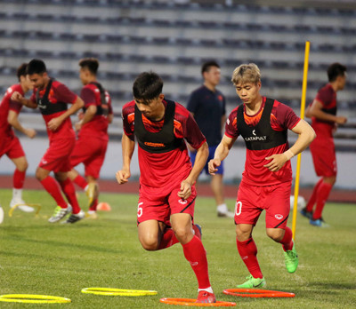 vietnamese team train in buriram ahead of king’s cup 2019 opener hinh 6