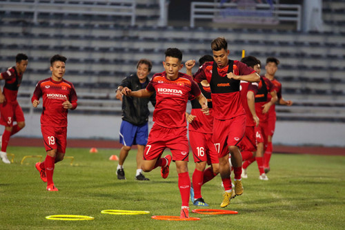vietnamese team train in buriram ahead of king’s cup 2019 opener hinh 7