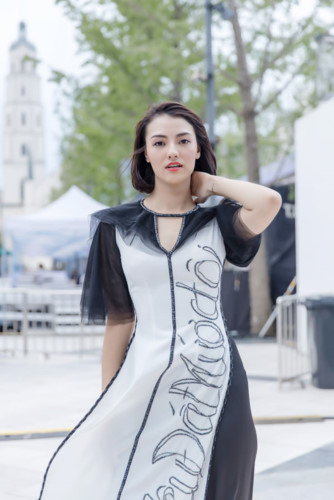 Designer Ha Duy unveils debut collection at Kunming Fashion Week