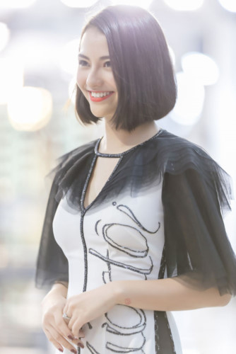 designer ha duy unveils debut collection at kunming fashion week hinh 3