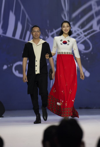 designer hoai nam represents vietnam at asean week 2019 hinh 8